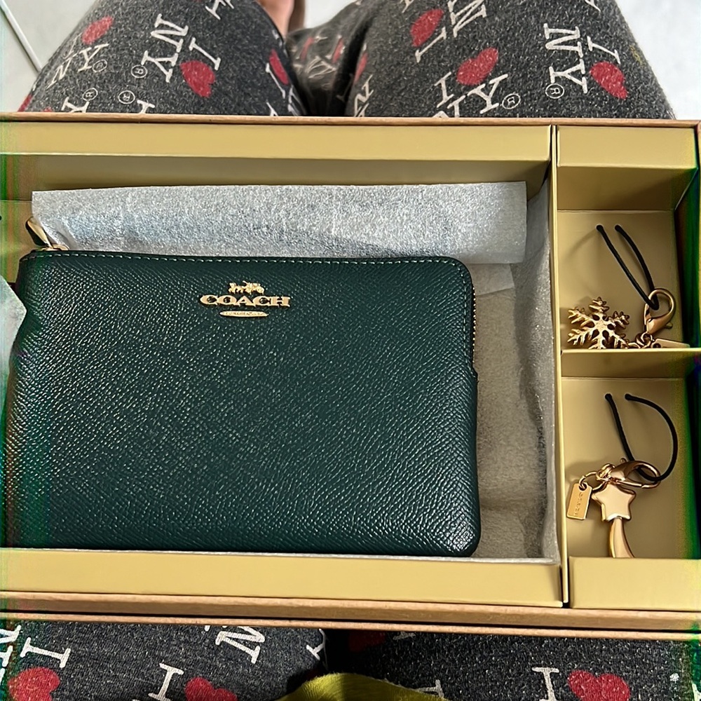 Wallet - Picture 2 of 6